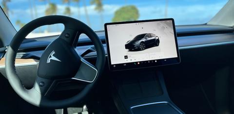 Tesla Model Y 2024