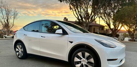Tesla Model Y 2023