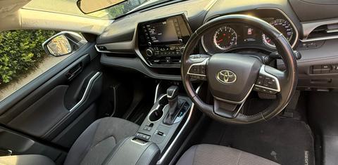 Toyota KLUGER 2022