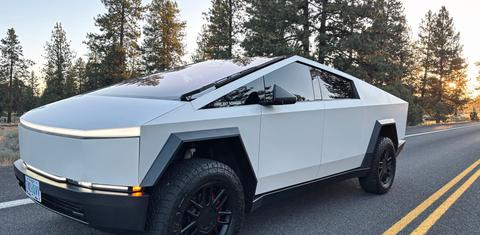 Tesla Cybertruck 2025