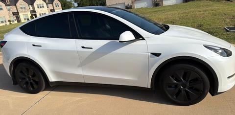 Tesla Model Y 2025