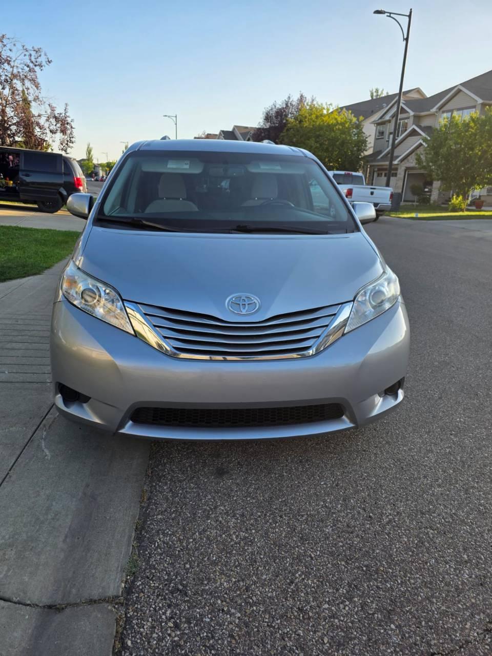 Toyota Sienna 2017 à 