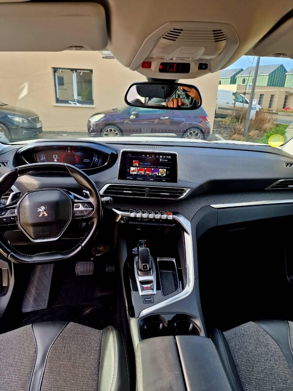 Peugeot 3008 BUSINESS 2021 à Corzé