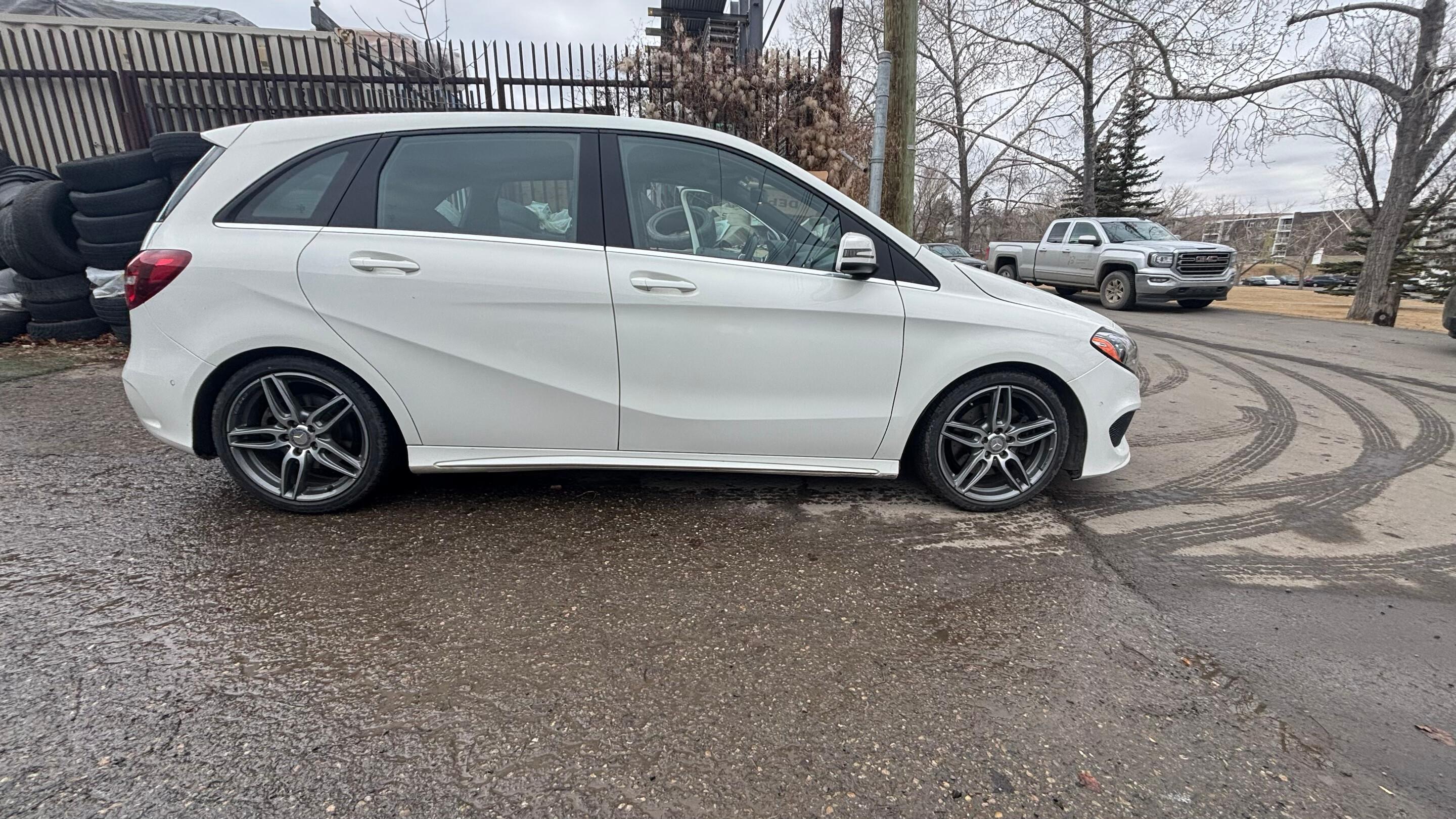 Mercedes-Benz B-Class 2017 à Calgary, AB