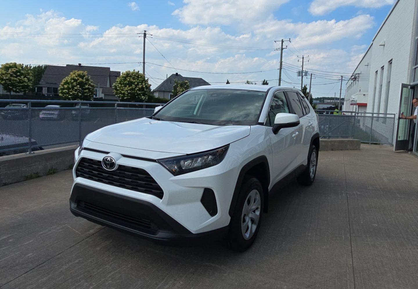 Toyota RAV4 2025 à Longueuil, QC