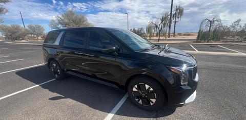 Kia Carnival Hybrid 2025