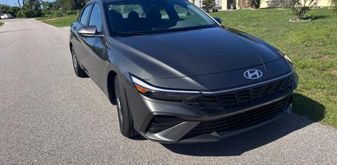 Hyundai Elantra Hybrid 2026