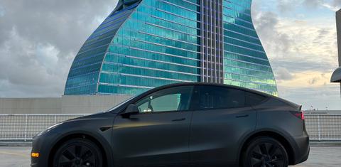 Tesla Model Y 2025