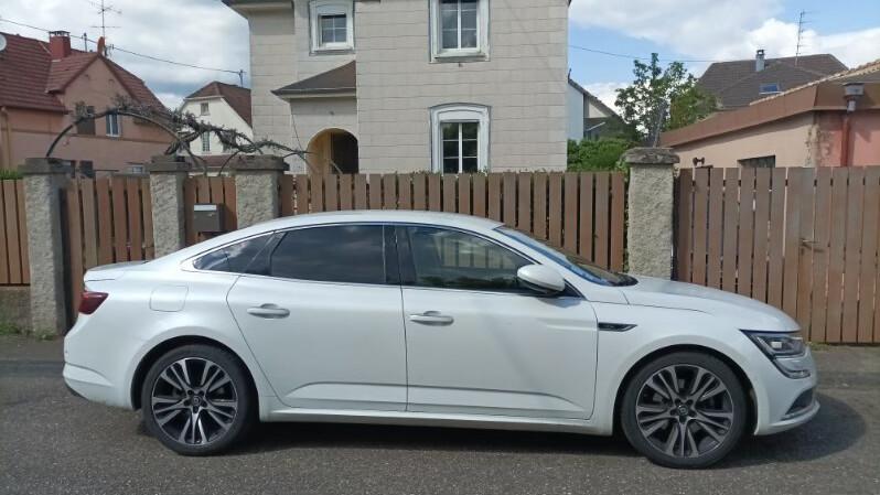 Renault TALISMAN 2016 à Cernay