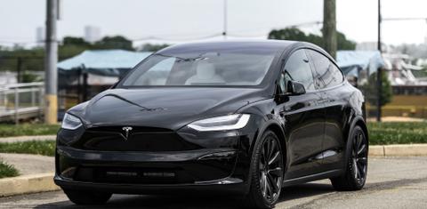 Tesla Model X 2022
