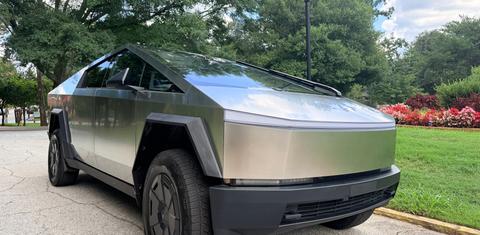 Tesla Cybertruck 2025