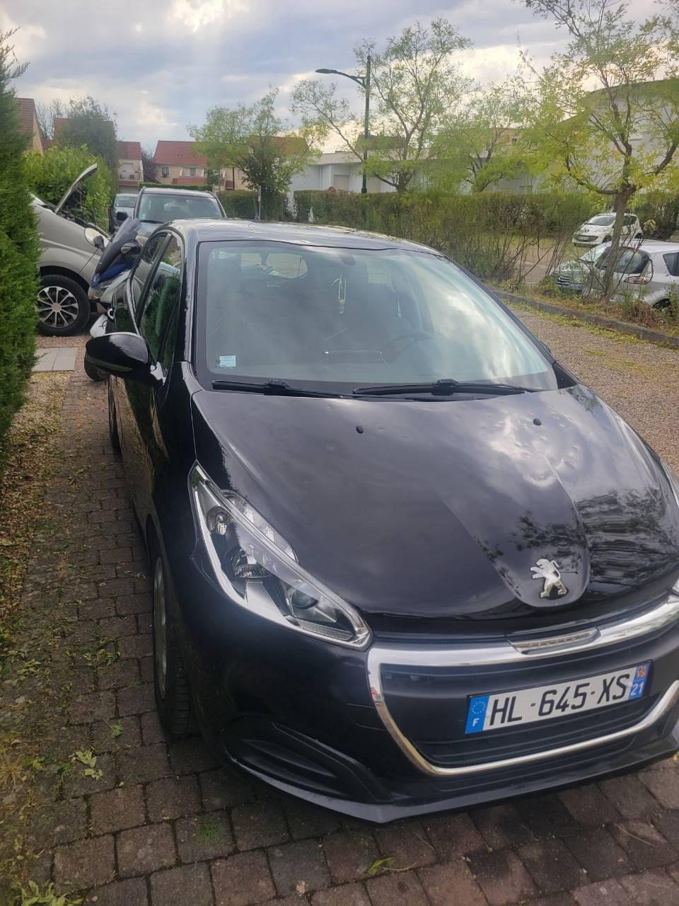 Peugeot 208 2017 in Saint-Apollinaire