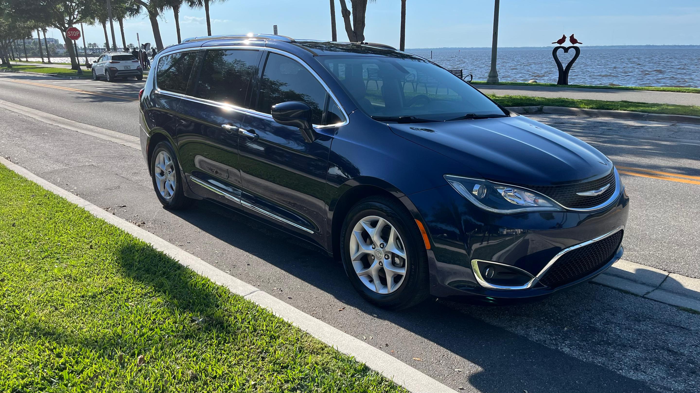 Chrysler Pacifica 2018 in Sanford, FL