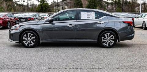 Nissan Altima 2025
