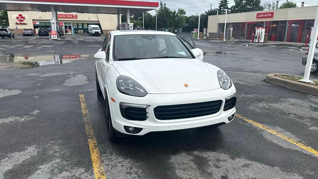 Porsche Cayenne 2018 in Montréal, QC