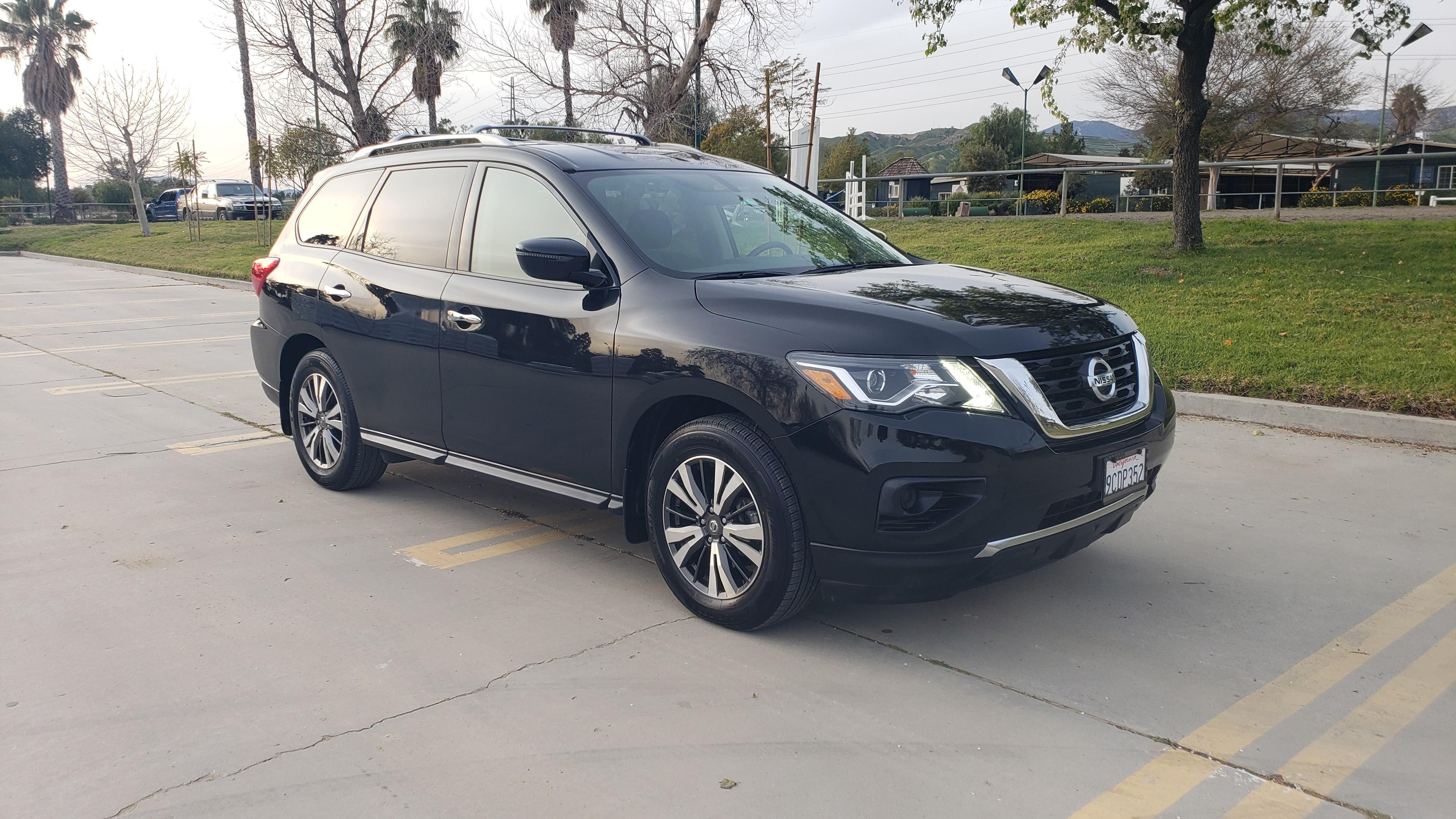 Nissan Pathfinder 2018 in Los Angeles, CA
