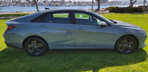 Hyundai Elantra 2022