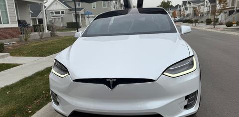 Tesla Model X 2021
