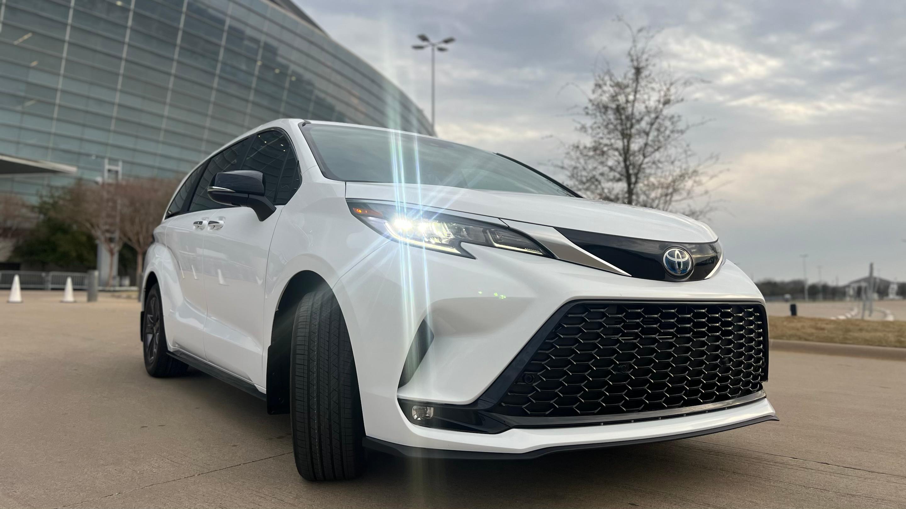 Toyota Sienna 2024 in Arlington, TX
