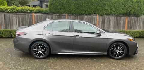 Toyota Camry Hybrid 2024