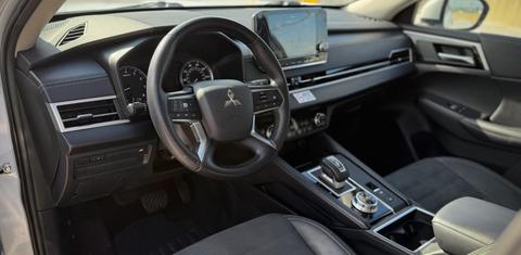 Mitsubishi Outlander 2023