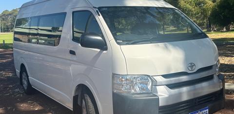 Toyota HIACE 2016