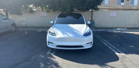 Tesla Model Y 2025