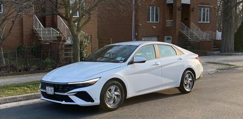 Hyundai Elantra 2024