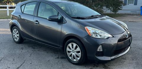 Toyota Prius c 2014