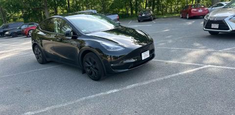 Tesla Model Y 2024