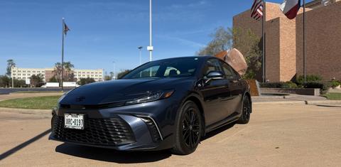 Toyota Camry Hybrid 2026