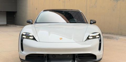 Porsche Taycan 2022