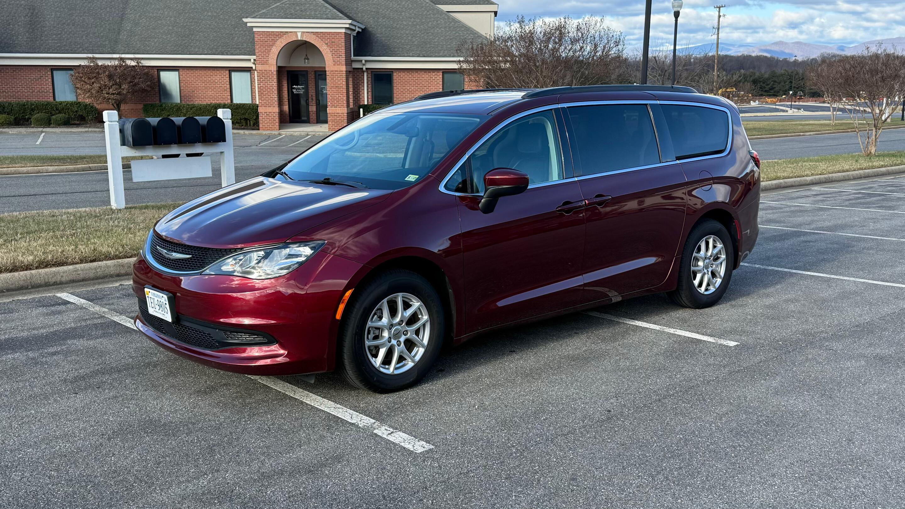 Chrysler Voyager 2021 in Forest, VA