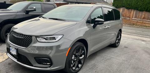 Chrysler Pacifica 2024