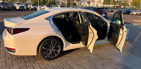 Lexus ES 2024