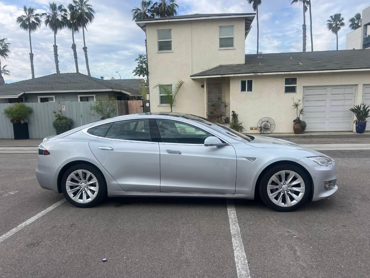 Tesla Model S 2016 in 