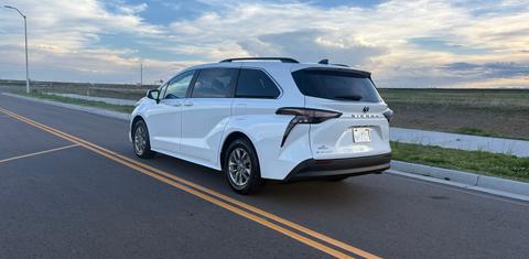 Toyota Sienna 2025
