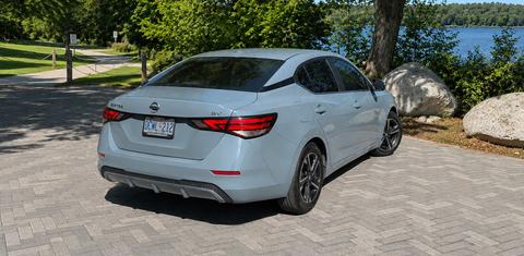 Nissan Sentra 2024