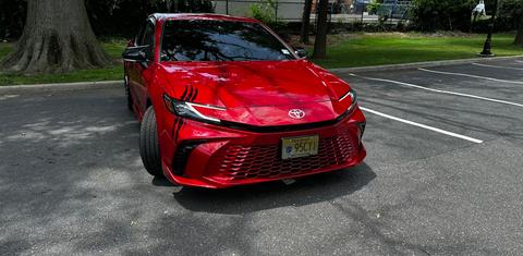 Toyota Camry Hybrid 2025