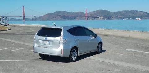Toyota Prius v 2012