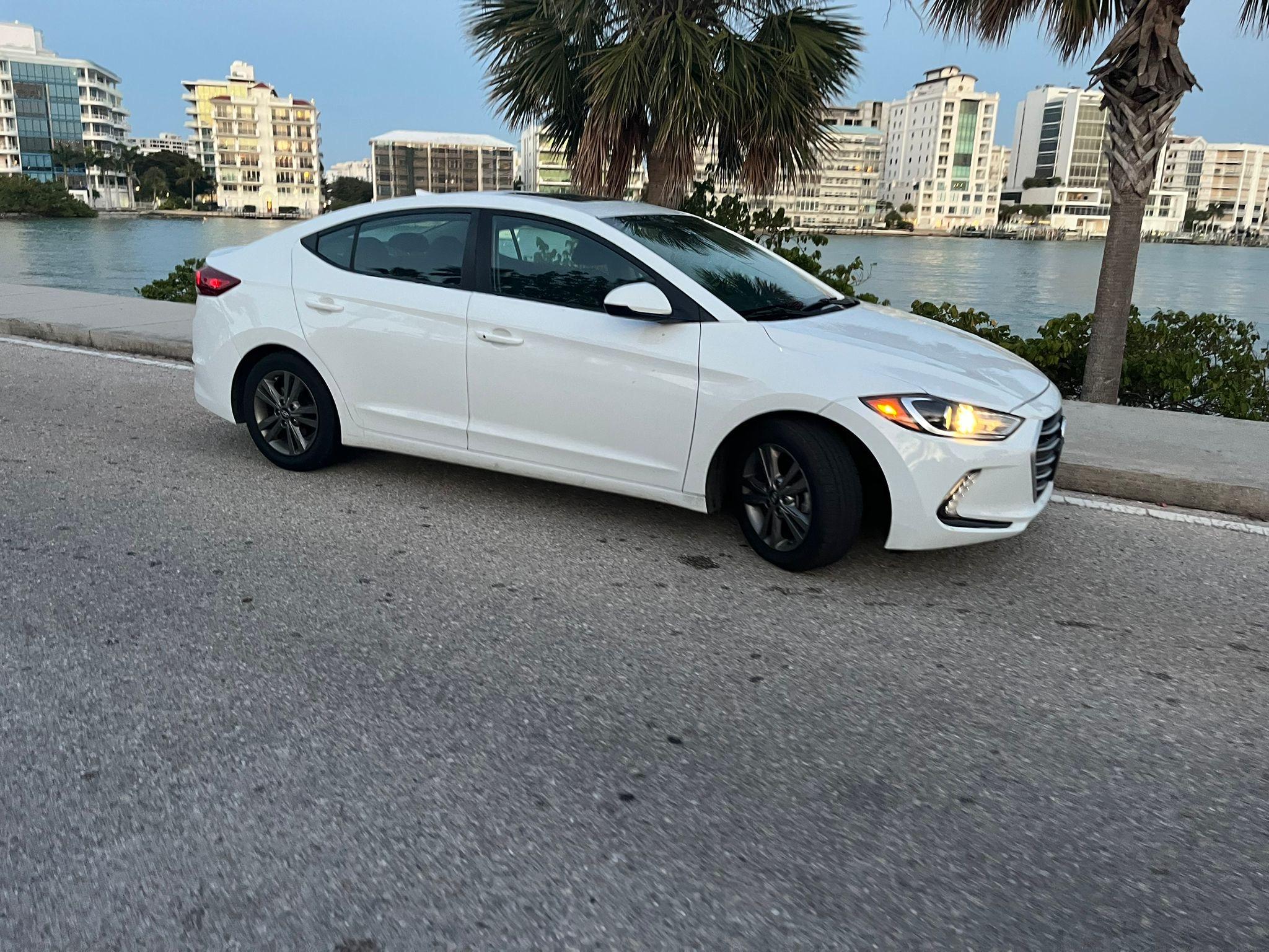 Hyundai Elantra 2018 in 