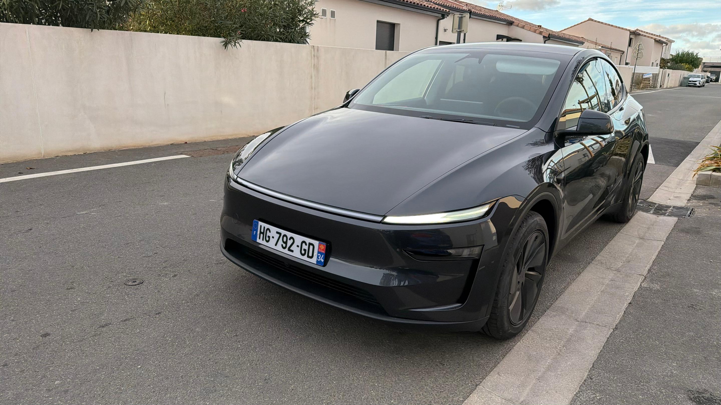 Tesla MODEL Y 2025 in Béziers