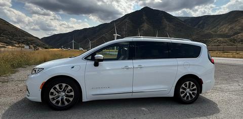 Chrysler Pacifica 2023