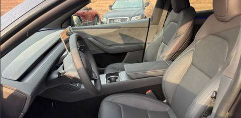 Tesla Model Y 2026
