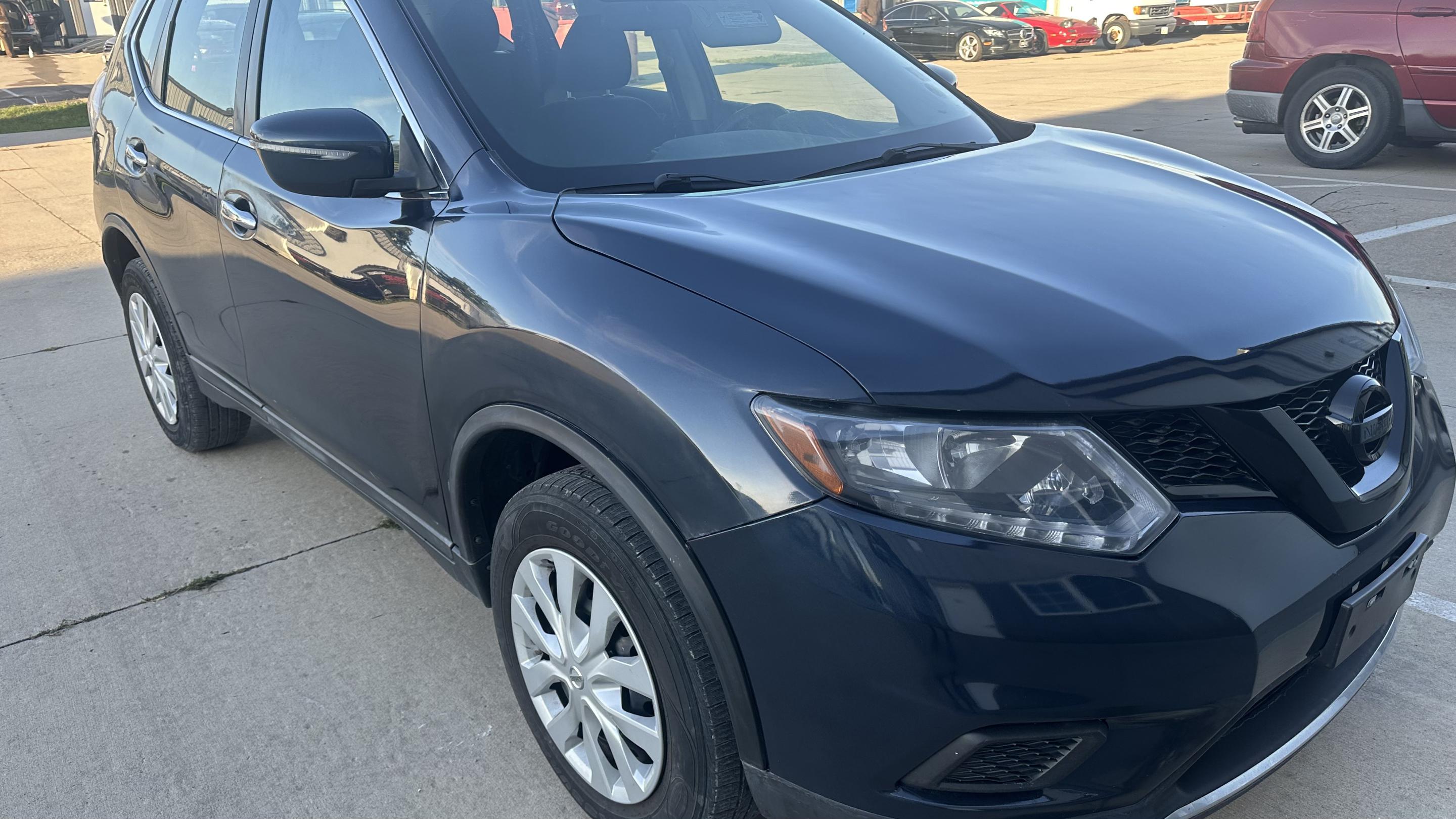 Nissan Rogue 2015 in Iowa City, IA