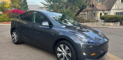 Tesla Model Y 2023
