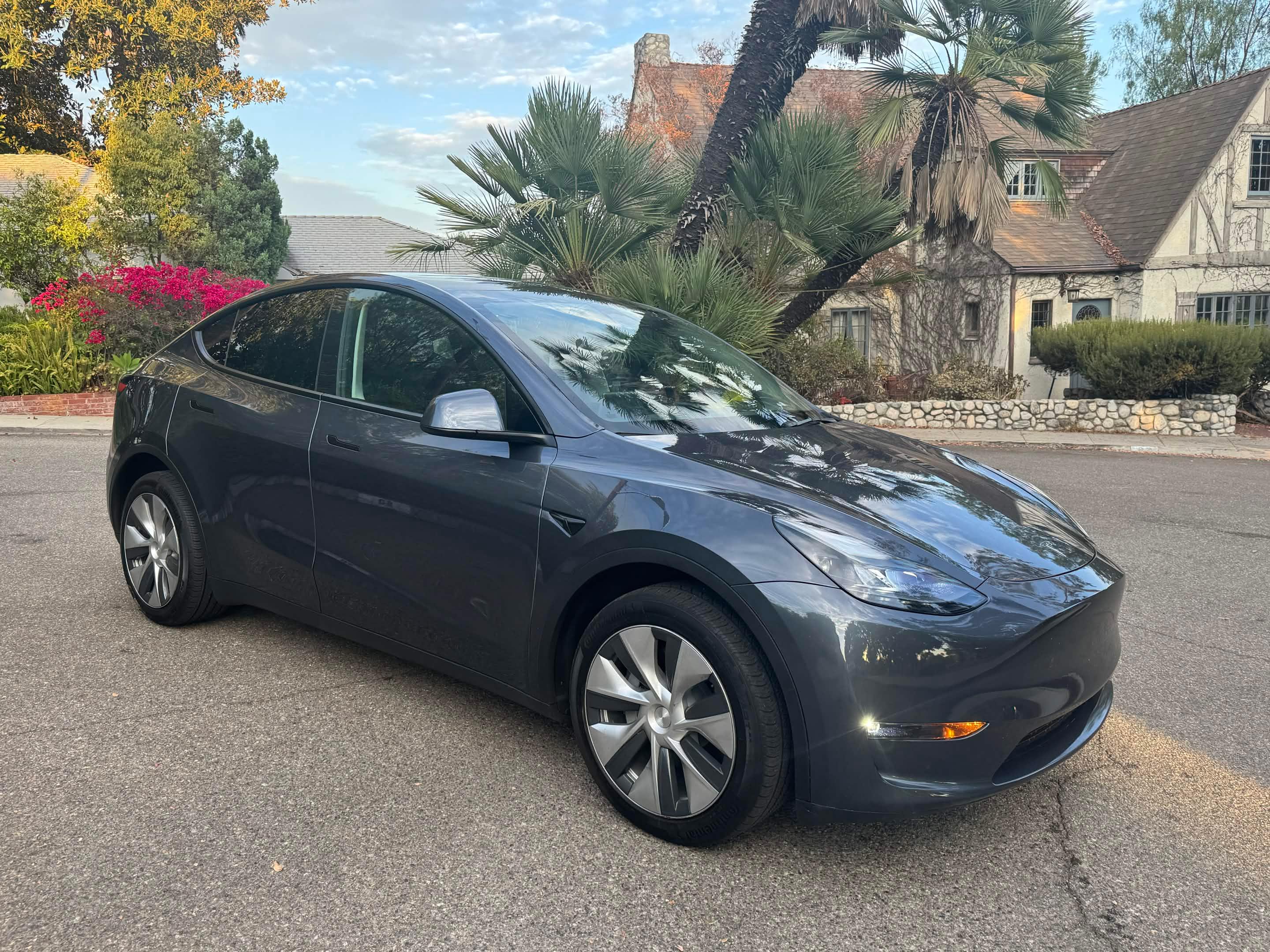 Tesla Model Y 2023 in Irvine, CA