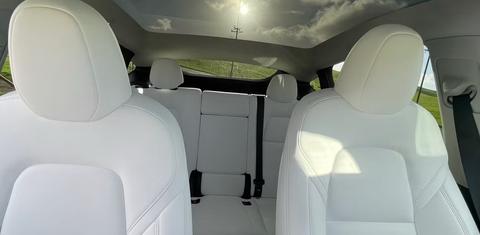 Tesla Model Y 2025