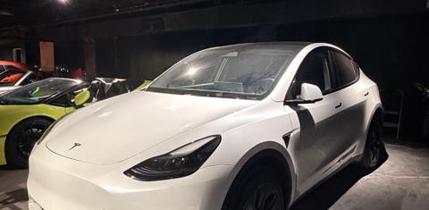 Tesla Model Y 2025