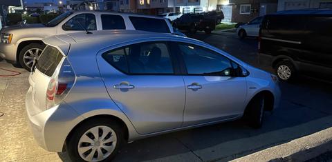Toyota Prius c 2014